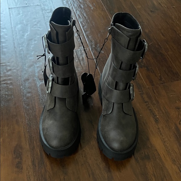 NWT Madden NYC Brown Buckle Strap Lug Sole Combat Boots Size 9 - Picture 10 of 10